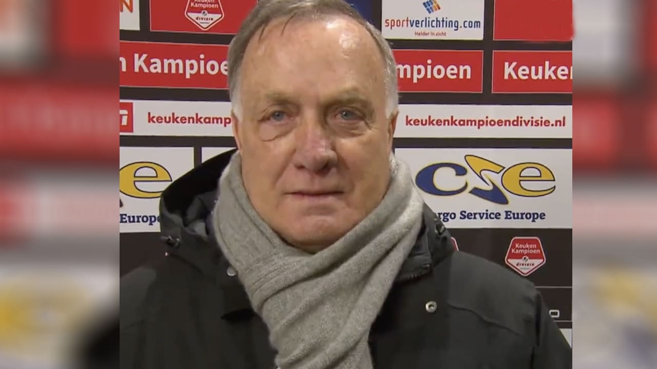 Video: Dick Advocaat krijgt lachers op zijn hand door gortdroog antwoord