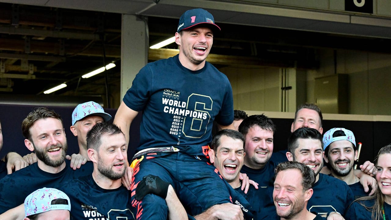 Verstappen wil contract bij Red Bull uitdienen: 'Voor mij is het als een tweede familie'