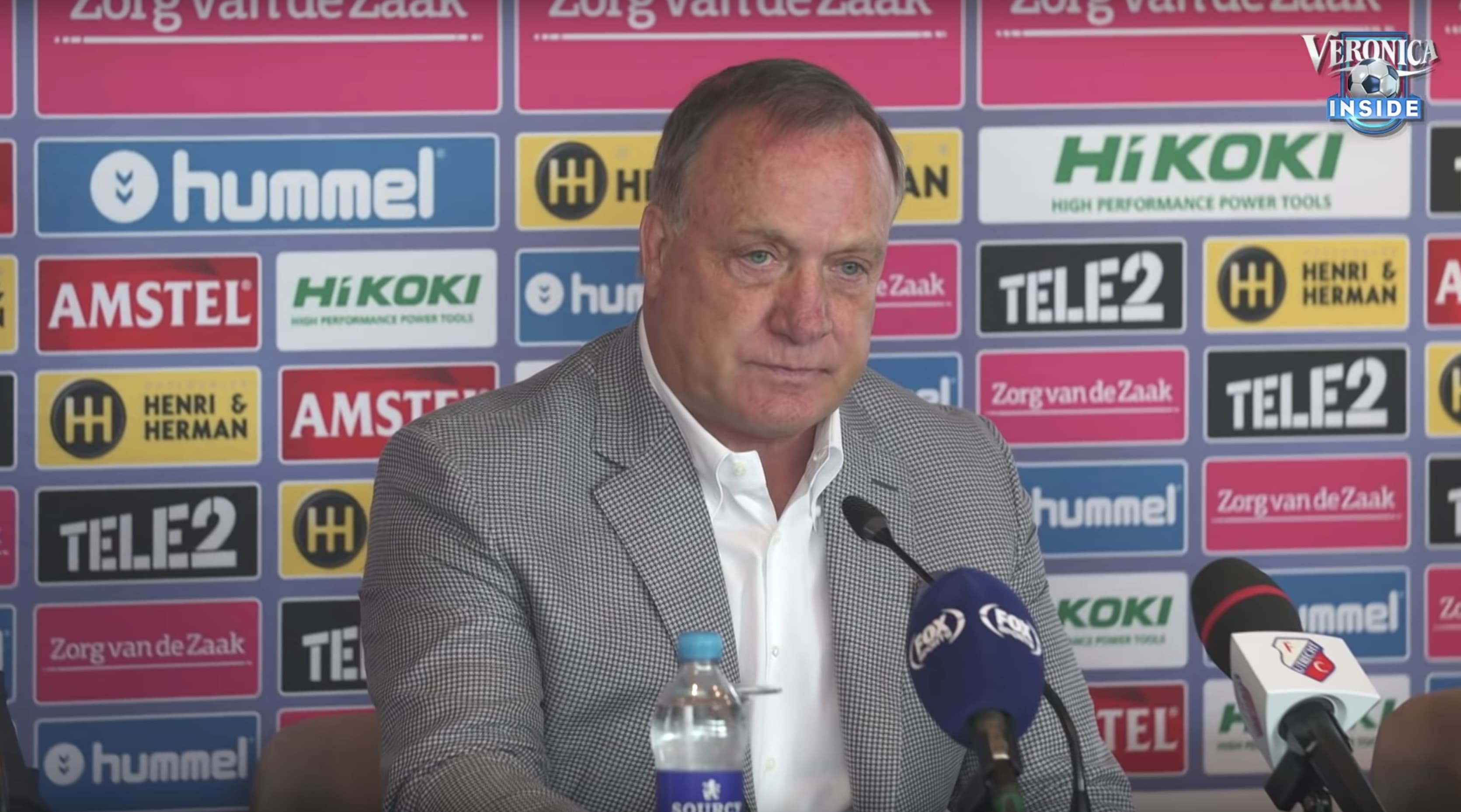 Advocaat over interesse Feyenoord: 'Ik bevestig het niet en ik ontken het niet'