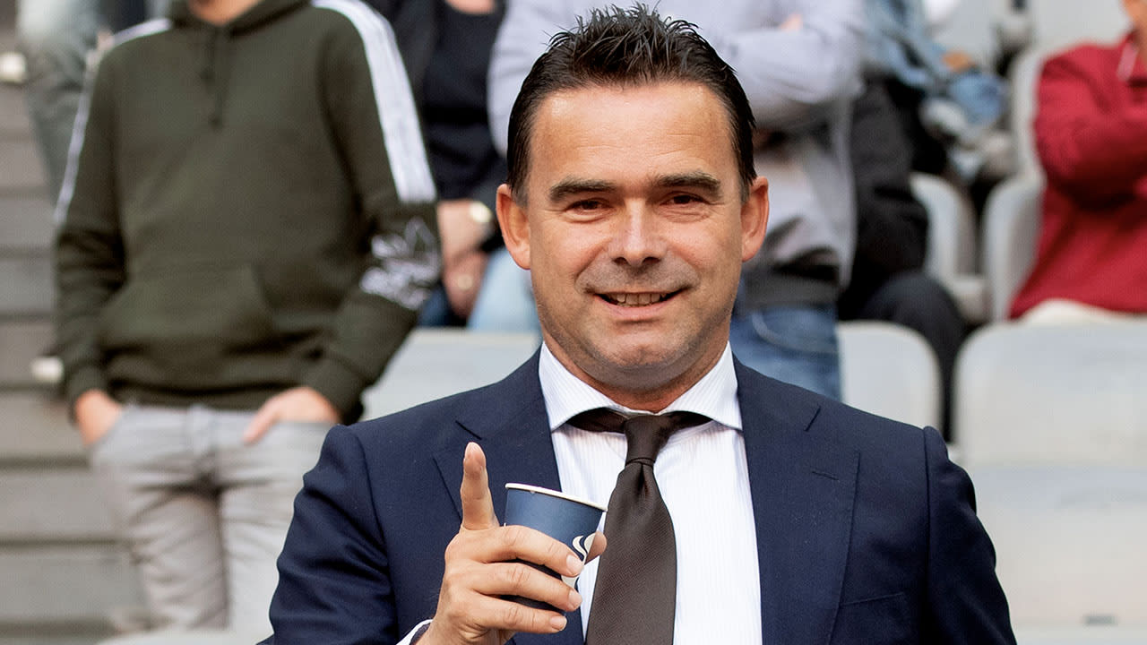 Overmars verlengt contract tot zomer 2024 bij Ajax 