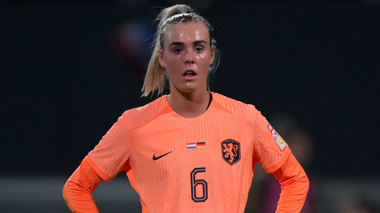 Oranje-international Roord scheurt kruisband en mist belangrijke interland