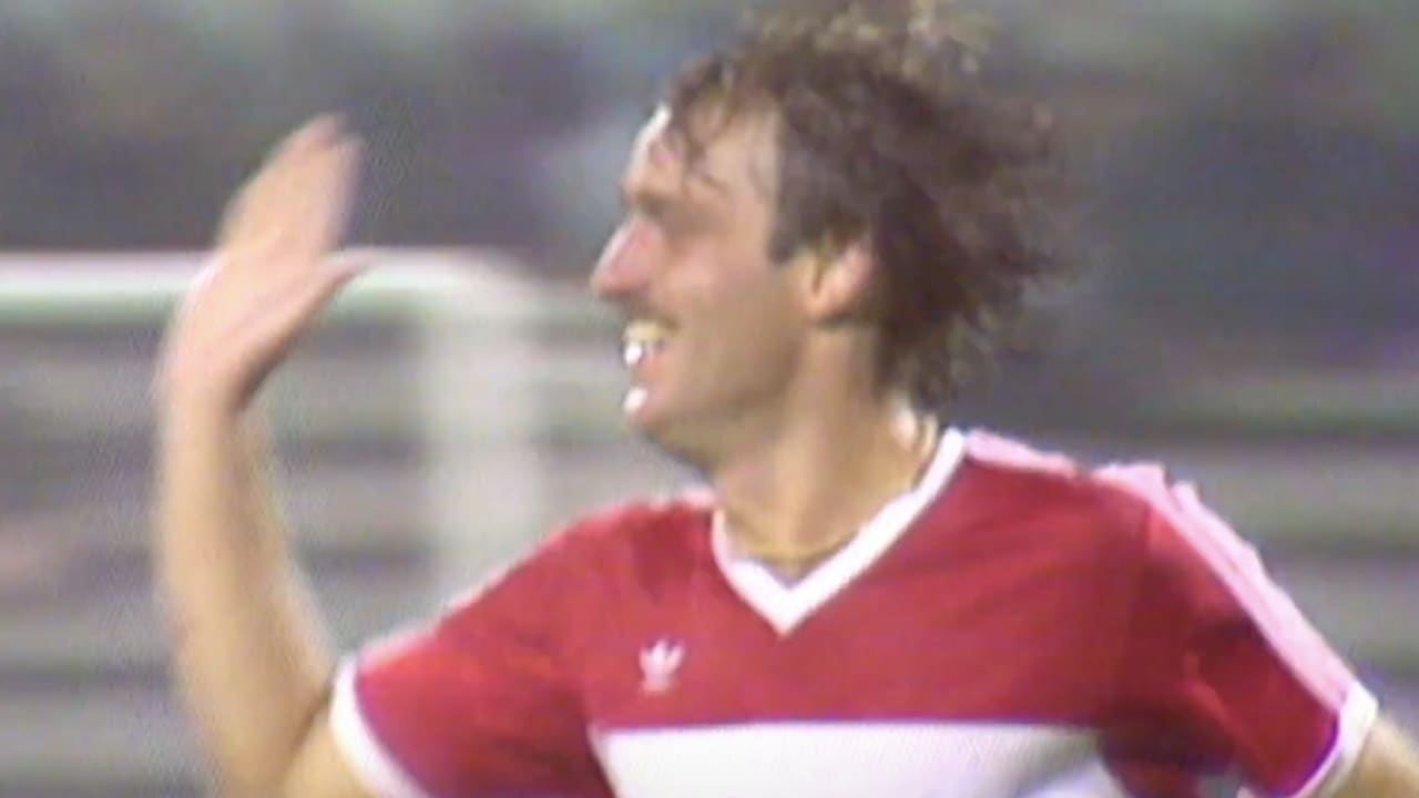 Vandaag in 1985: René van der Gijp scoort wereldgoal namens PSV