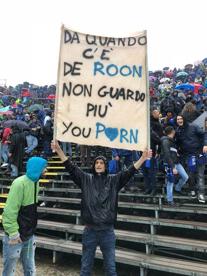Italiaanse supporters zijn erg blij met Marten de Roon