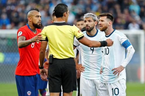 Messi slechts één duel geschorst