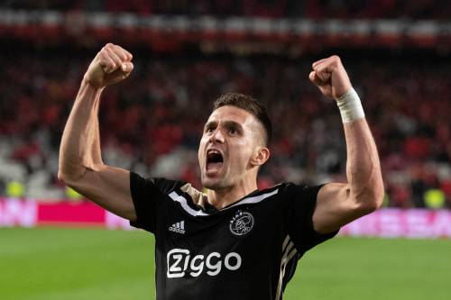 Ajax houdt stand tegen Benfica: 1-1