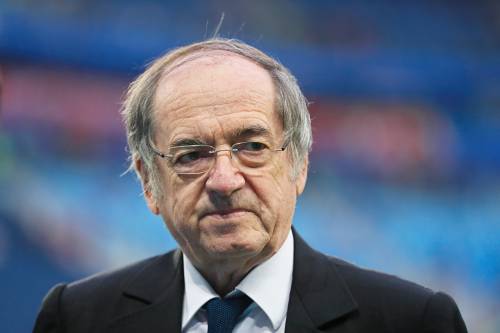 Franse voetbalbaas tegen staken bij homofobie