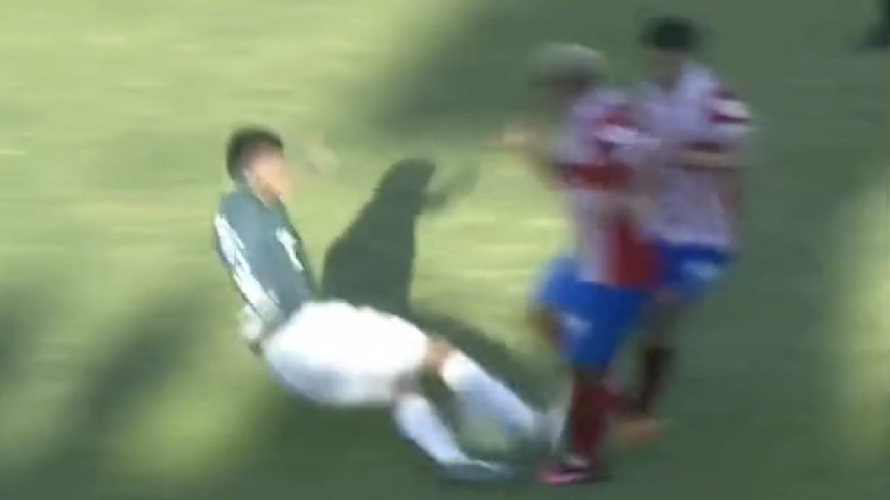 Video: Horrortackle uit Hondurese voetbalcompetitie gaat de wereld over