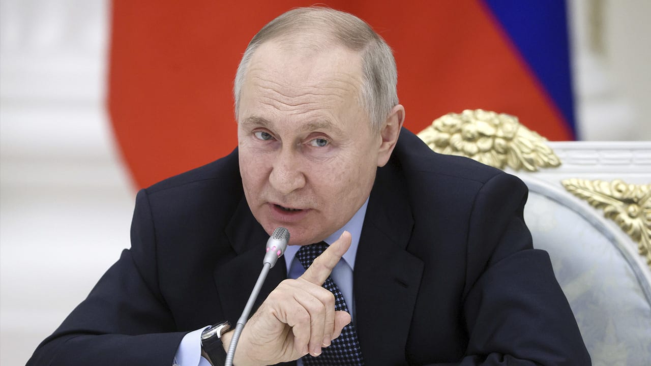 Poetin in toespraak: 'De oorlog in Oekraïne is de schuld van het Westen'