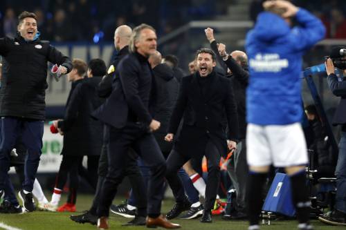 Van Bommel kritisch op Lozano