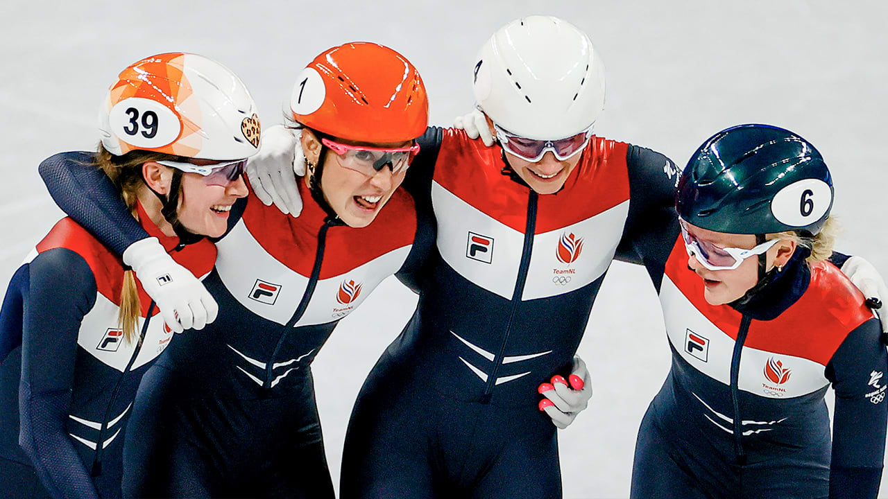 Nederlandse shorttracksters pakken Olympisch goud op historische aflossing