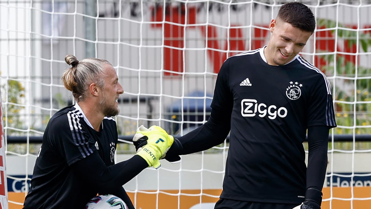 Remko Pasveer en Jay Gorter weken uit roulatie bij Ajax