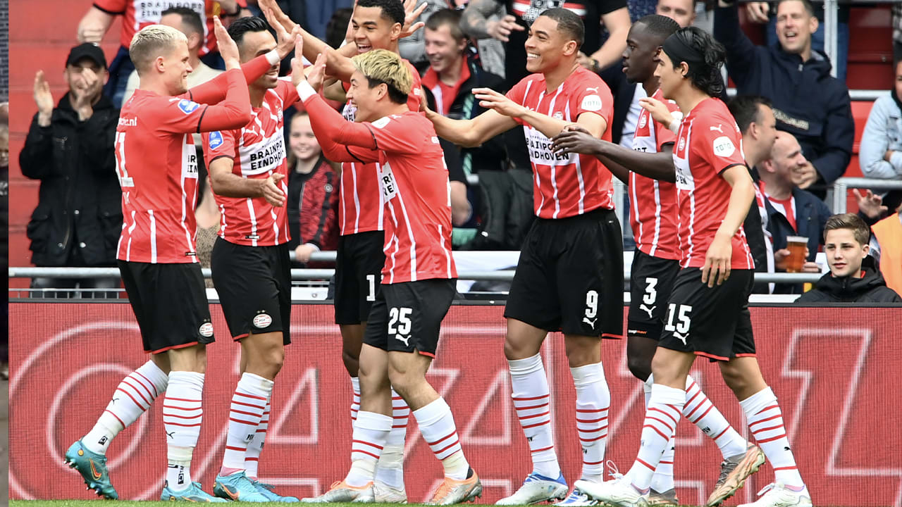 PSV na zege op Willem II weer op 4 punten van Ajax