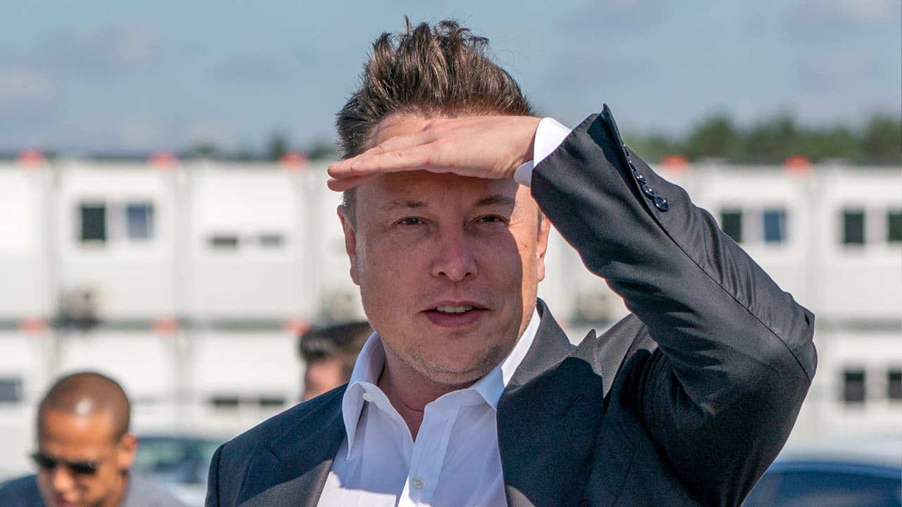 Elon Musk grapt: 'Ik ga Manchester United kopen!'