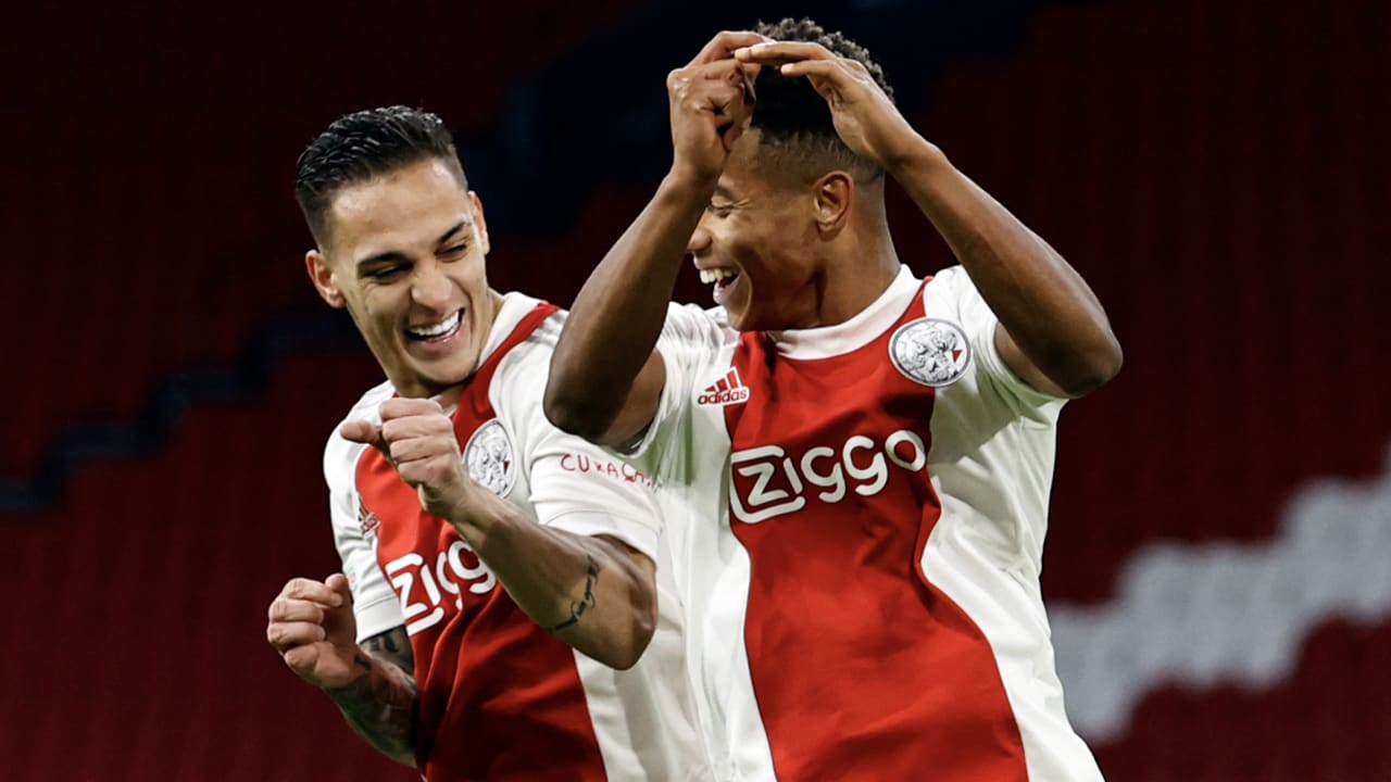 Ajax verslaat Sporting en behaalt perfecte score in Champions League-groepsfase