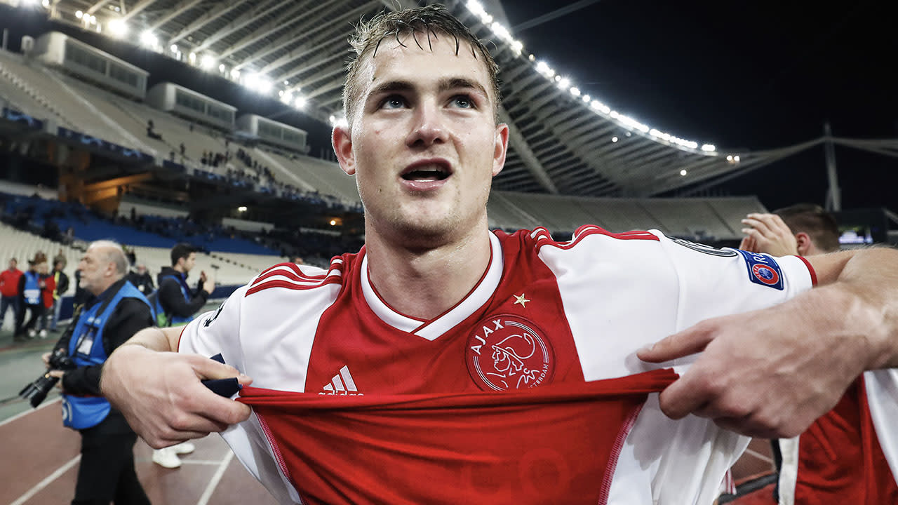 PSG meldt zich voor De Ligt en Van de Beek 