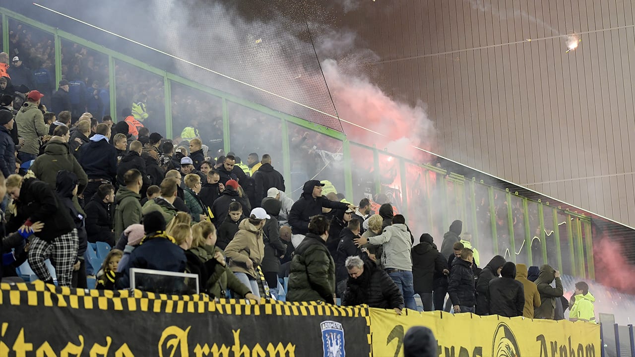 Eredivisie zonder uitsupporters aanstaande: 'Sfeer wordt er niet minder op'