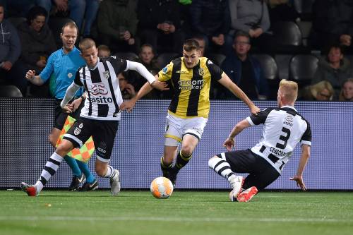 Vitesse wint opnieuw van Heracles Almelo