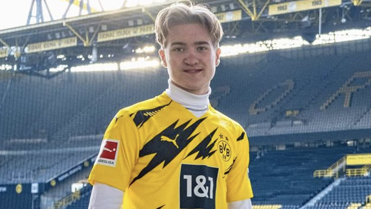 '16-jarige Rijkhoff verdient bizar salaris bij Borussia Dortmund'