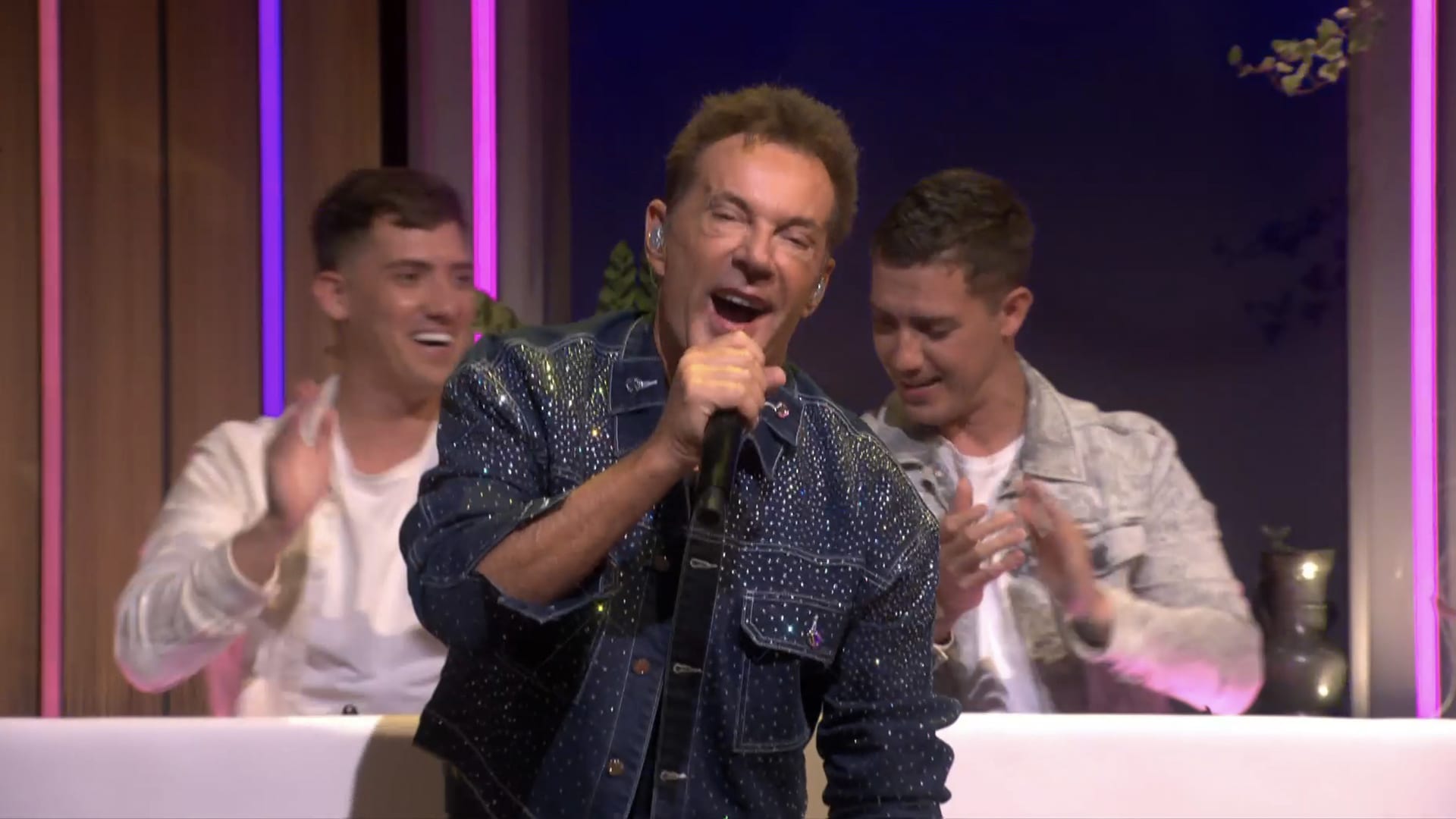 Gerard Joling en Sound Rush zetten de studio op z'n kop met 'Maak Me Gek (Sound Rush Remix)'