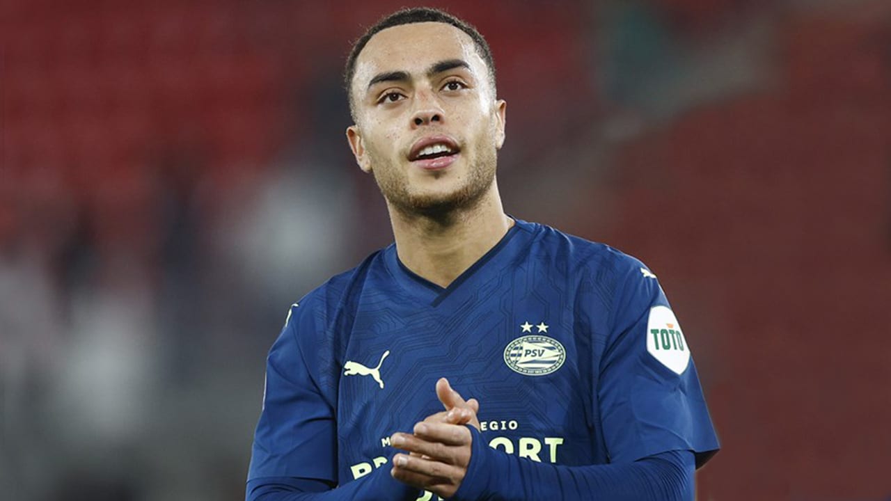 Sergiño Dest geniet van waardering: 'Mensen vinden dat Ajax mij terug had moeten halen'