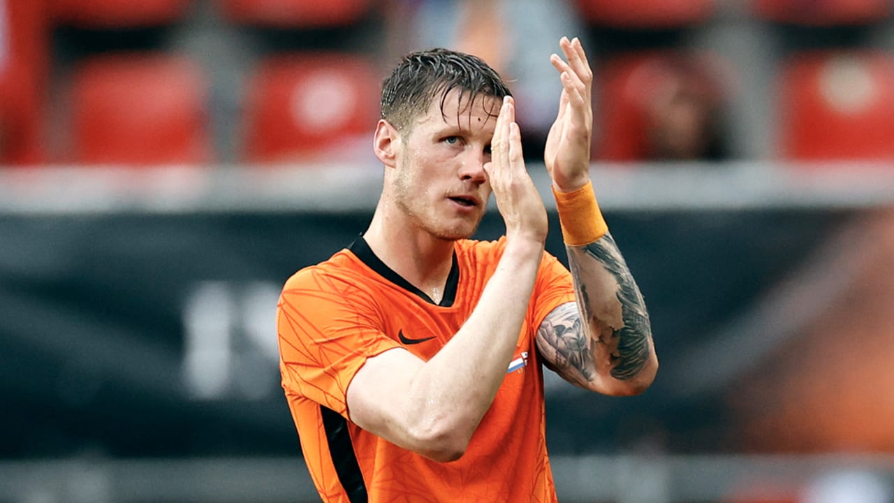 Kritiek op actie Weghorst: ‘Zag aan De Boer dat hij daar niet van gediend was’