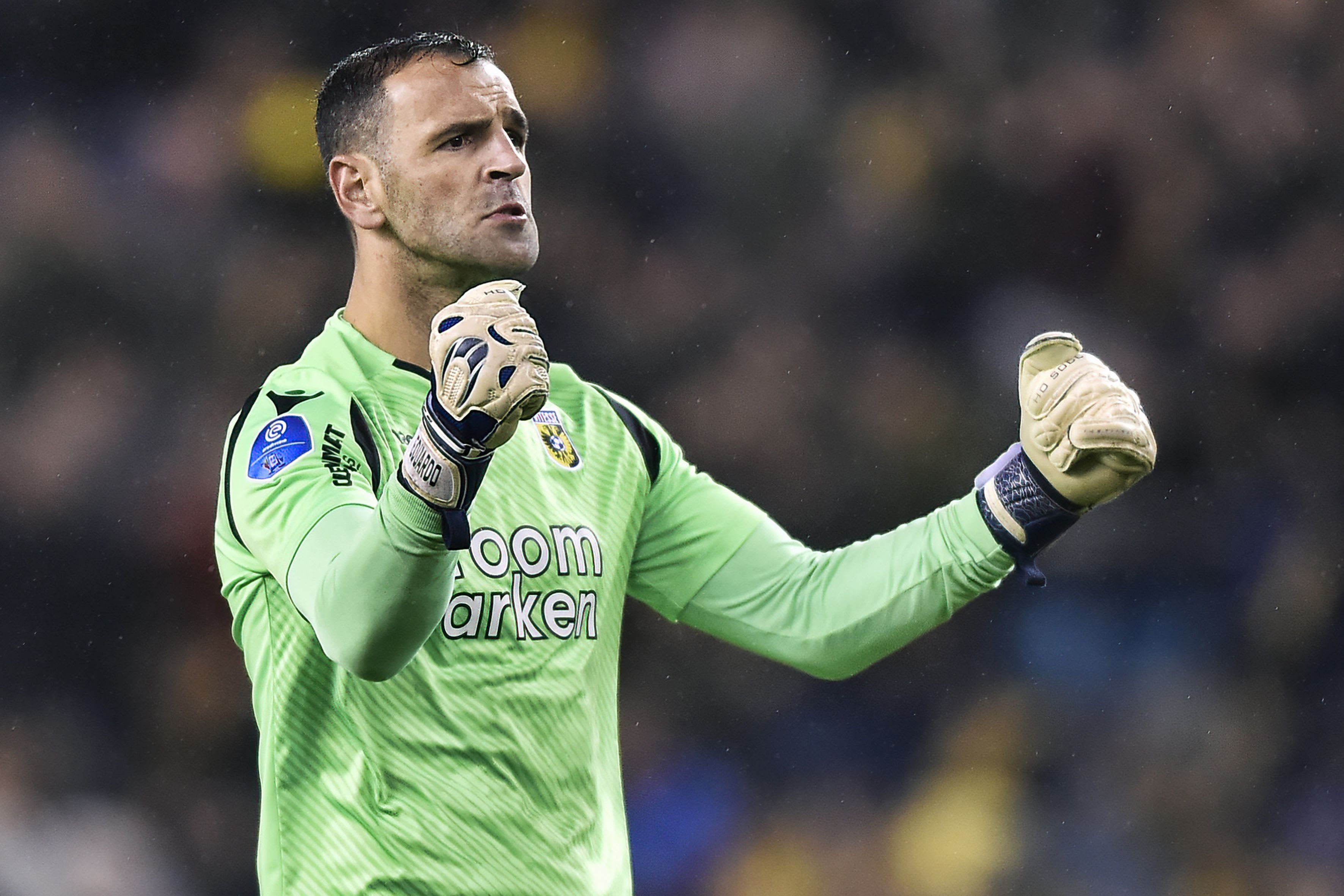 Vitesse neemt afscheid van keeper Eduardo