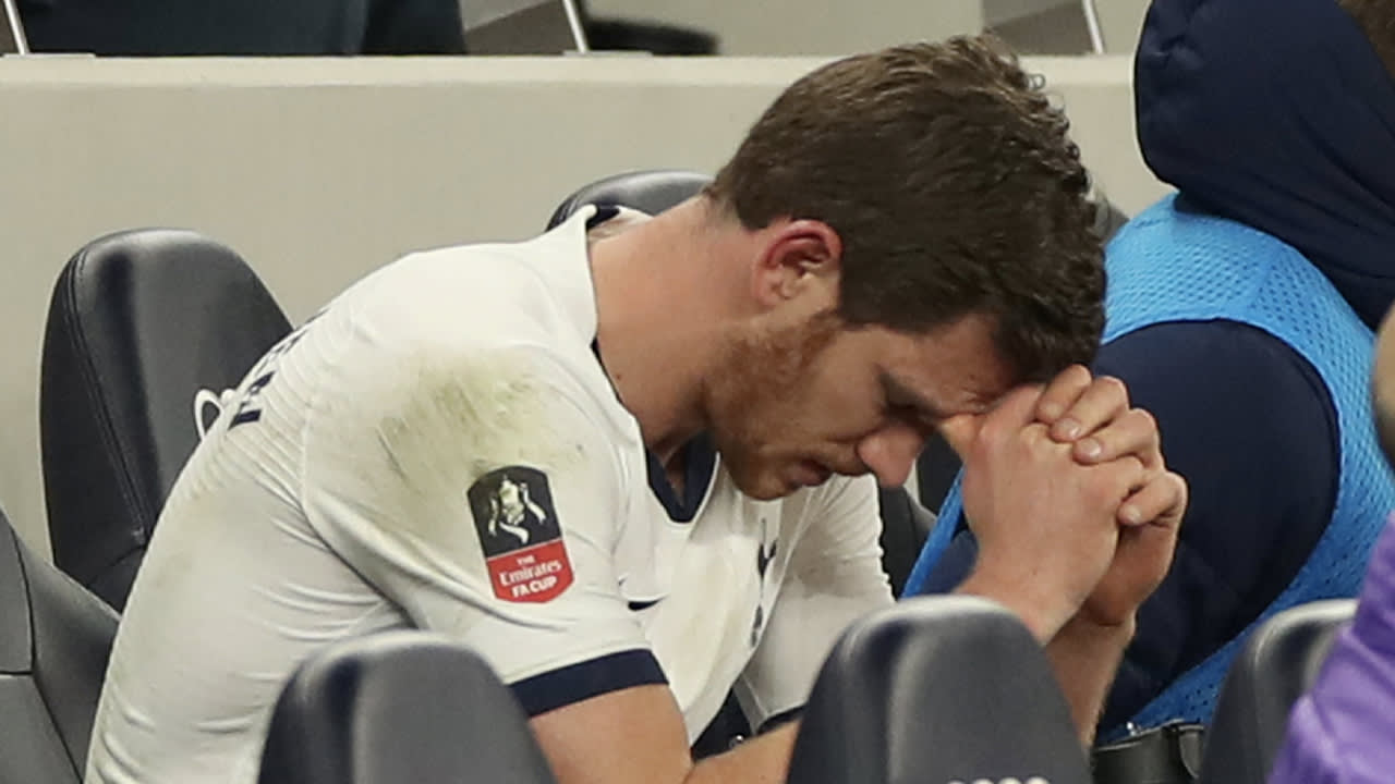 Vertonghen zichtbaar aangeslagen na wissel in FA Cup-duel