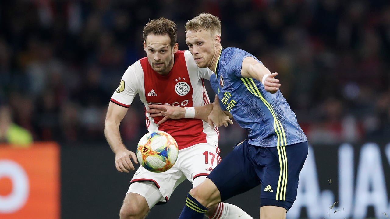 Van der Sar: speel toppers en streekderby's pas na de winterstop