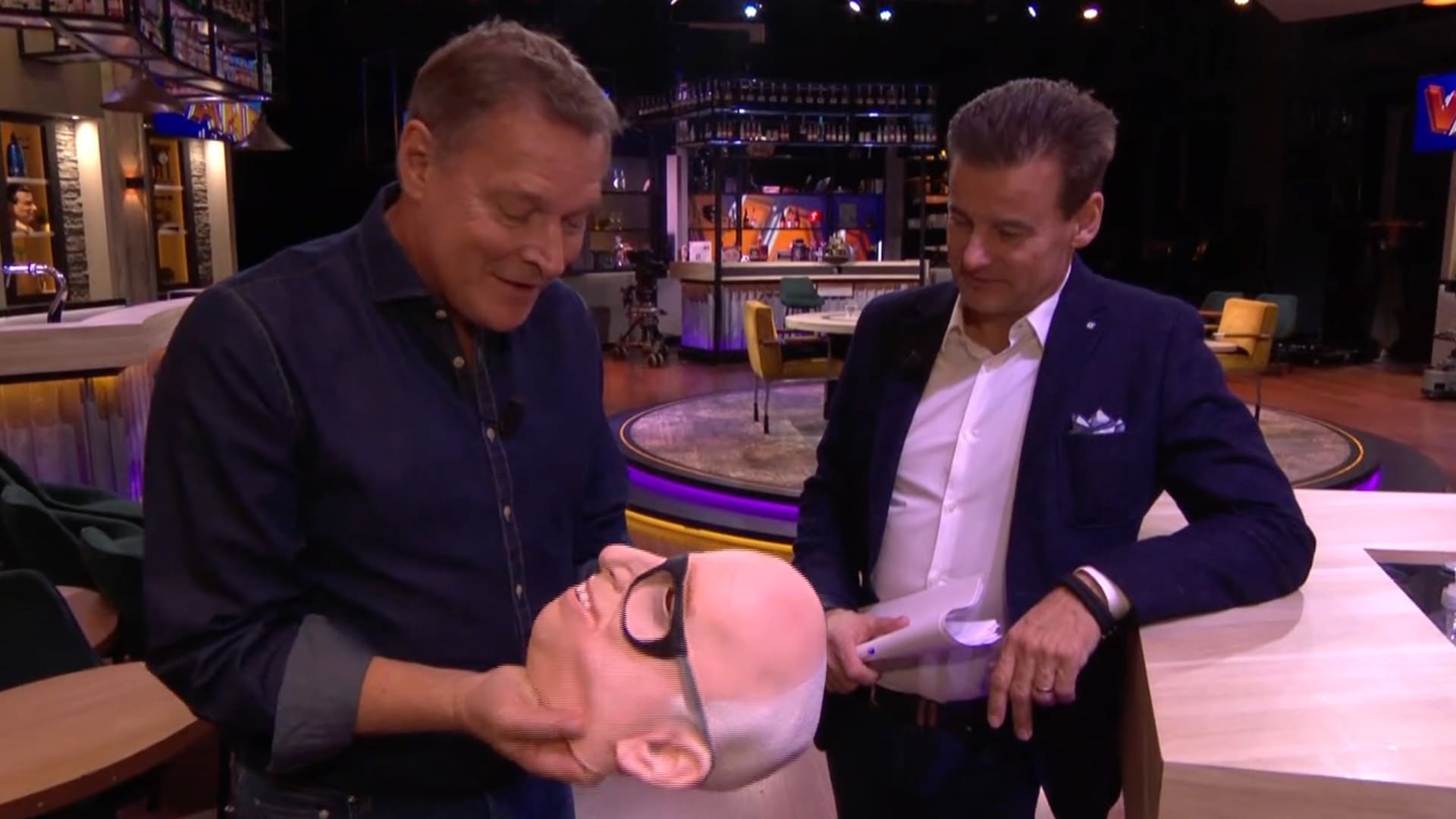 Albert Verlinde blikt In de Wandelgangen vooruit op Carnaval: 'Heb je nog een masker nodig?'