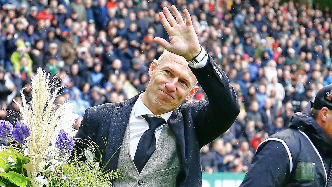 FC Groningen neemt in vol stadion afscheid van Arjen Robben