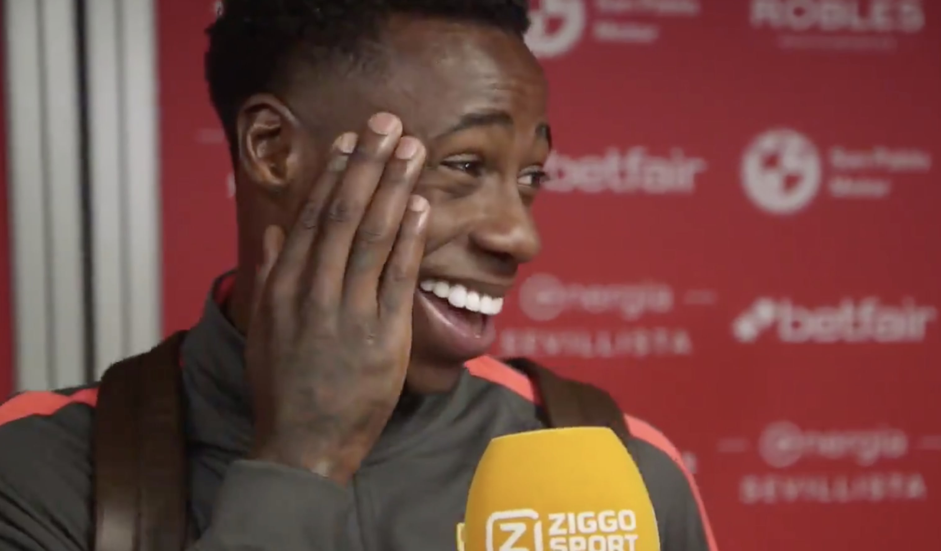 Quincy Promes staat versteld van Sierd de Vos: 'Ik keek geen porno, sorry!' 