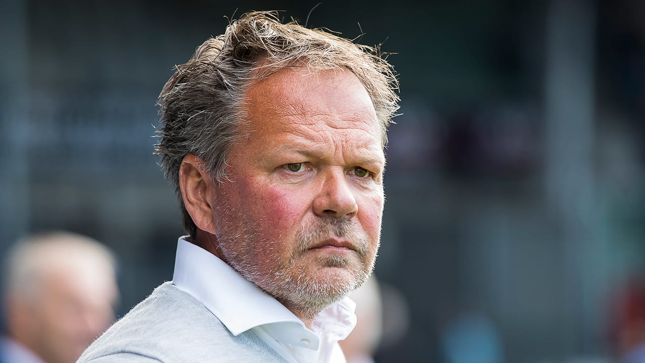 Henk de Jong stopt per direct als trainer van SC Cambuur