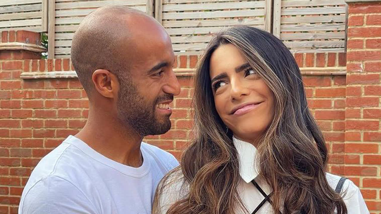 Vrouw Lucas Moura slaat terug: 'Bid voor hem dat de bank lekker ligt...'