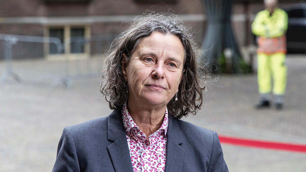EU-Commissie: huidige asielregels blijven bindend voor Nederland