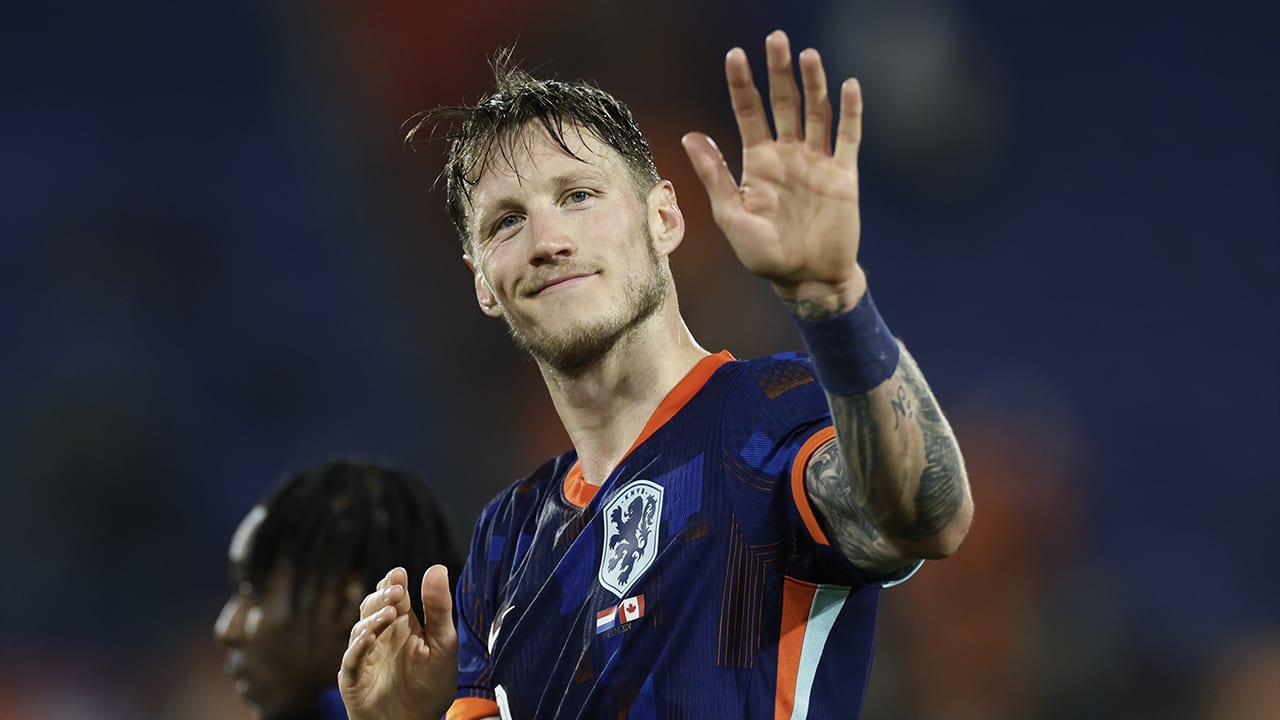 'Ajax overweegt Weghorst voor de neus van FC Twente weg te kapen'