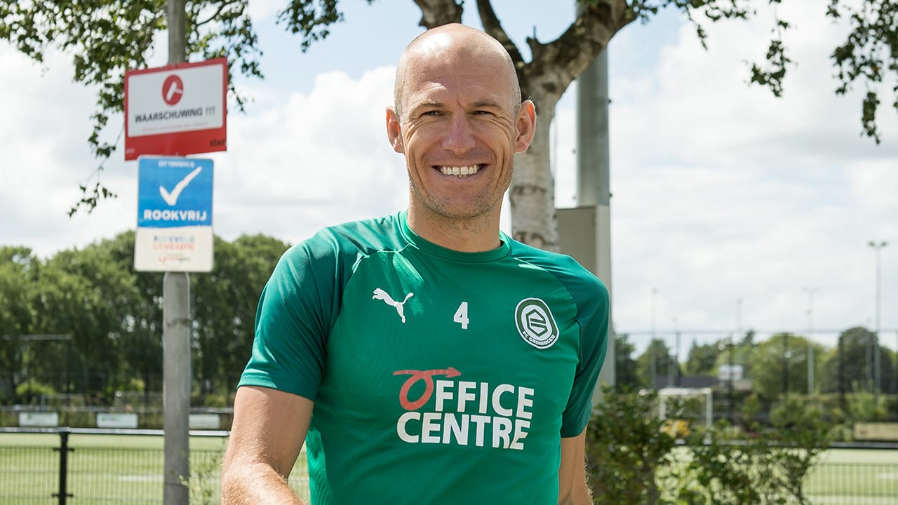Robben traint weer voorzichtig mee bij FC Groningen