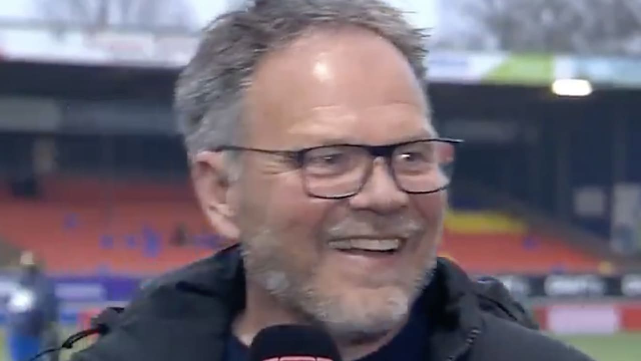 Henk de Jong ziet ineens zijn vrouw in stadion: 'Daar moet ik even naar kijken'