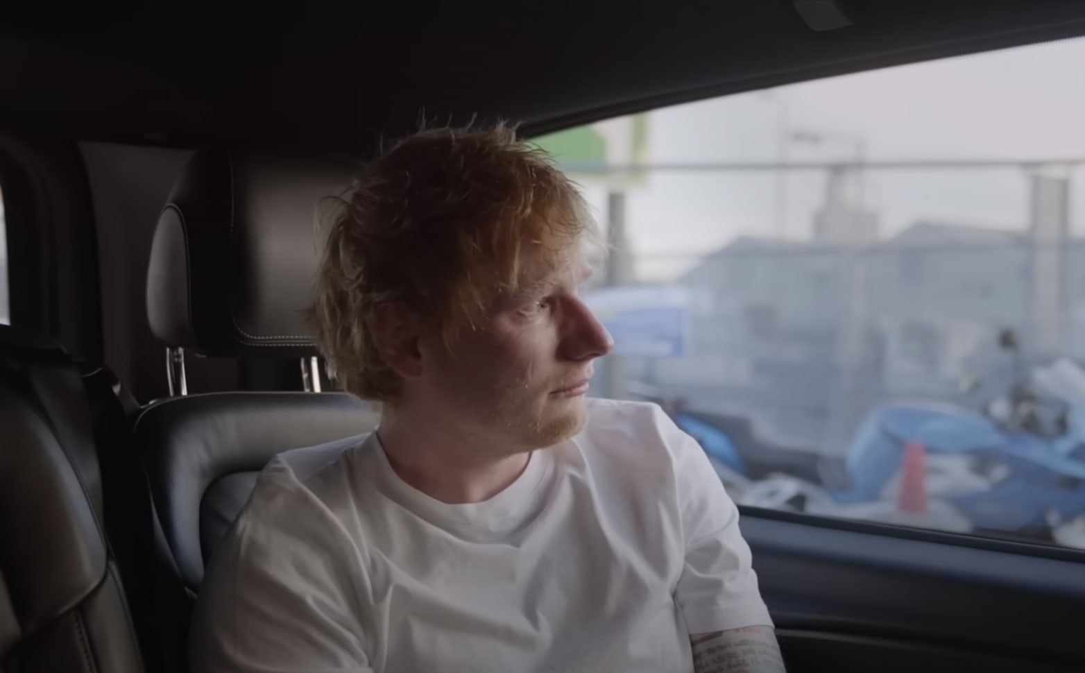 Ed Sheeran brengt persoonlijke documentaire uit: The Sum Of It All! 🎥 