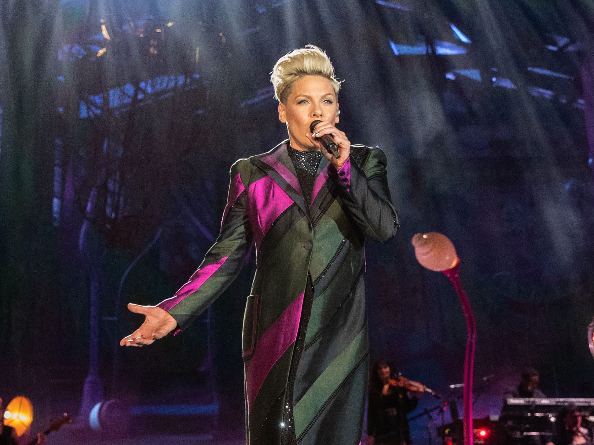 Raise your glass: P!nk is terug met nieuwe muziek! 🙌