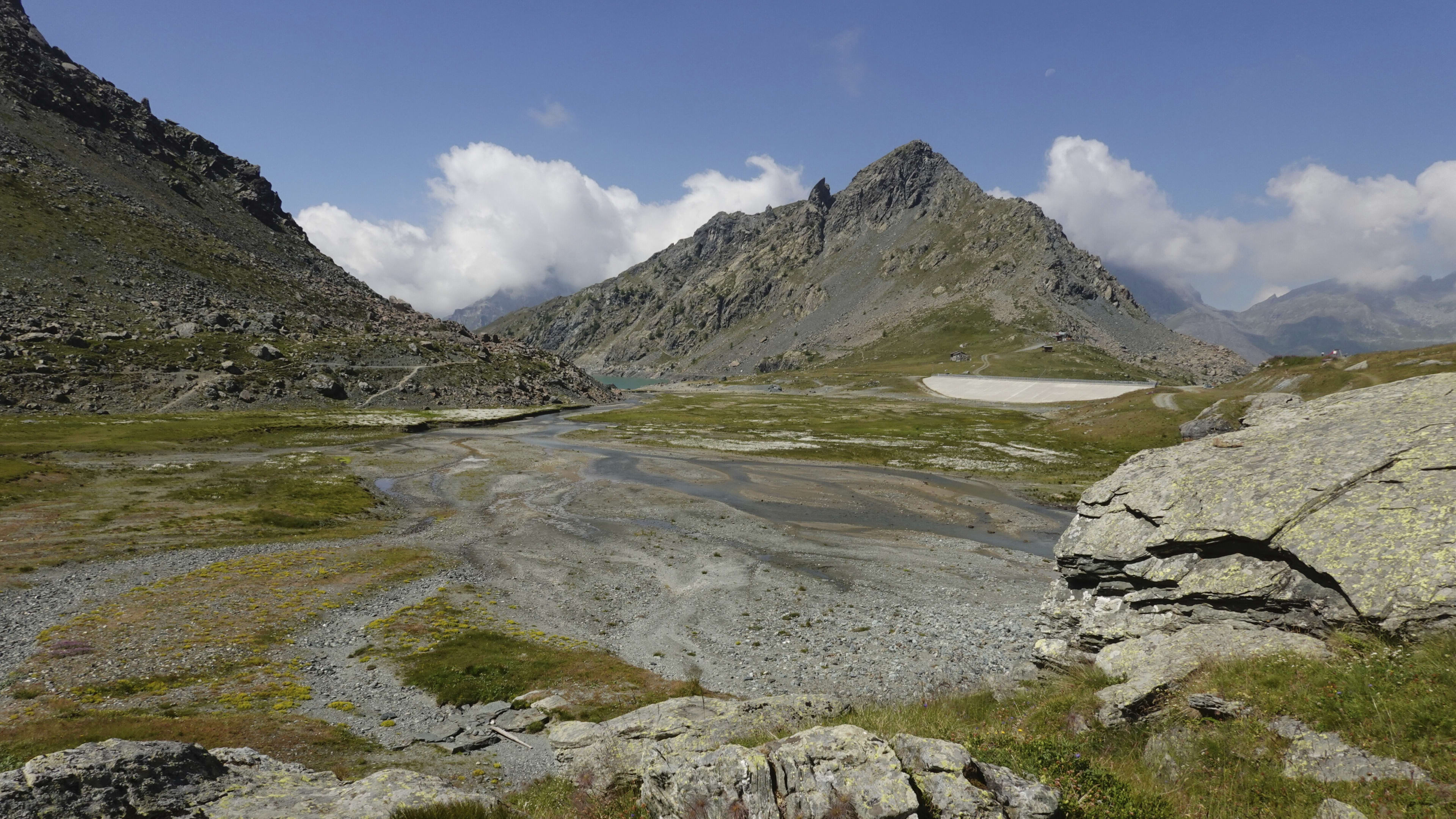 Nederlandse klimmers komen vast te zitten in Alpen, gered na overnachting op bergkam