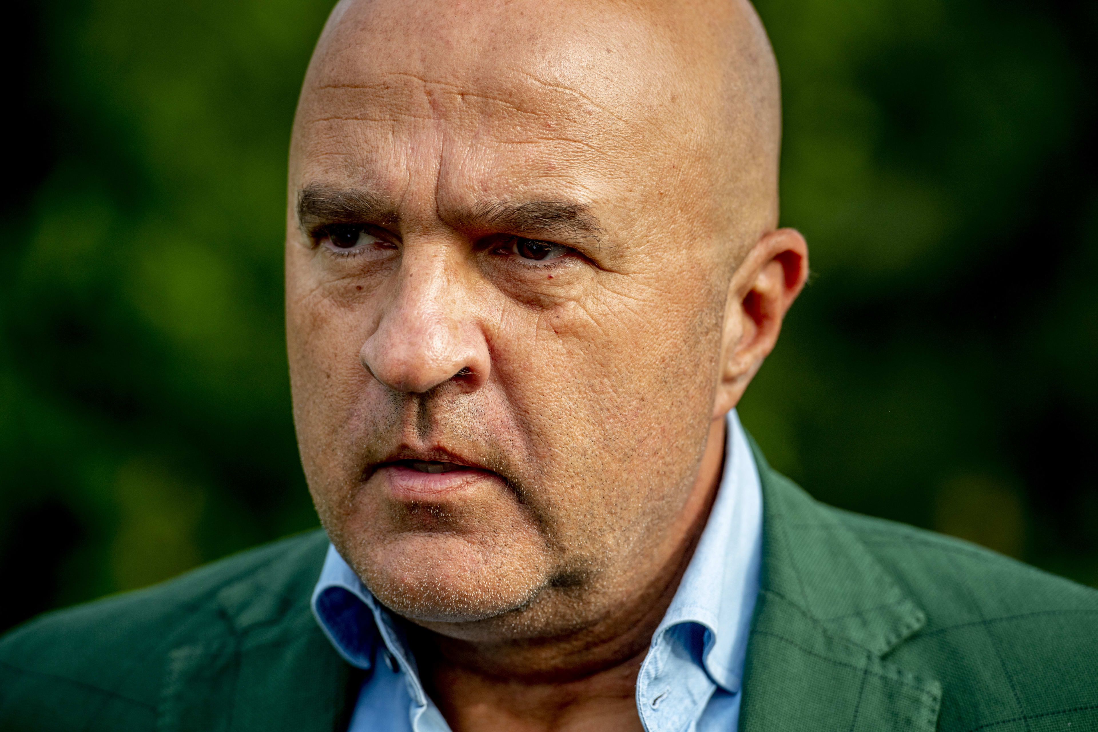 John van den Heuvel verdrietig om ruzie met Peter R: 'Ik moet ermee