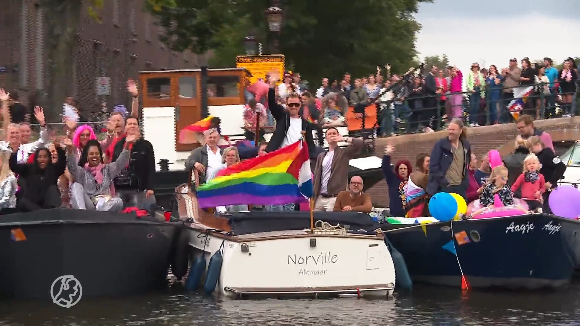 Regen mag pret niet drukken op 26e editie van Canal Parade: 'Fantastische editie'