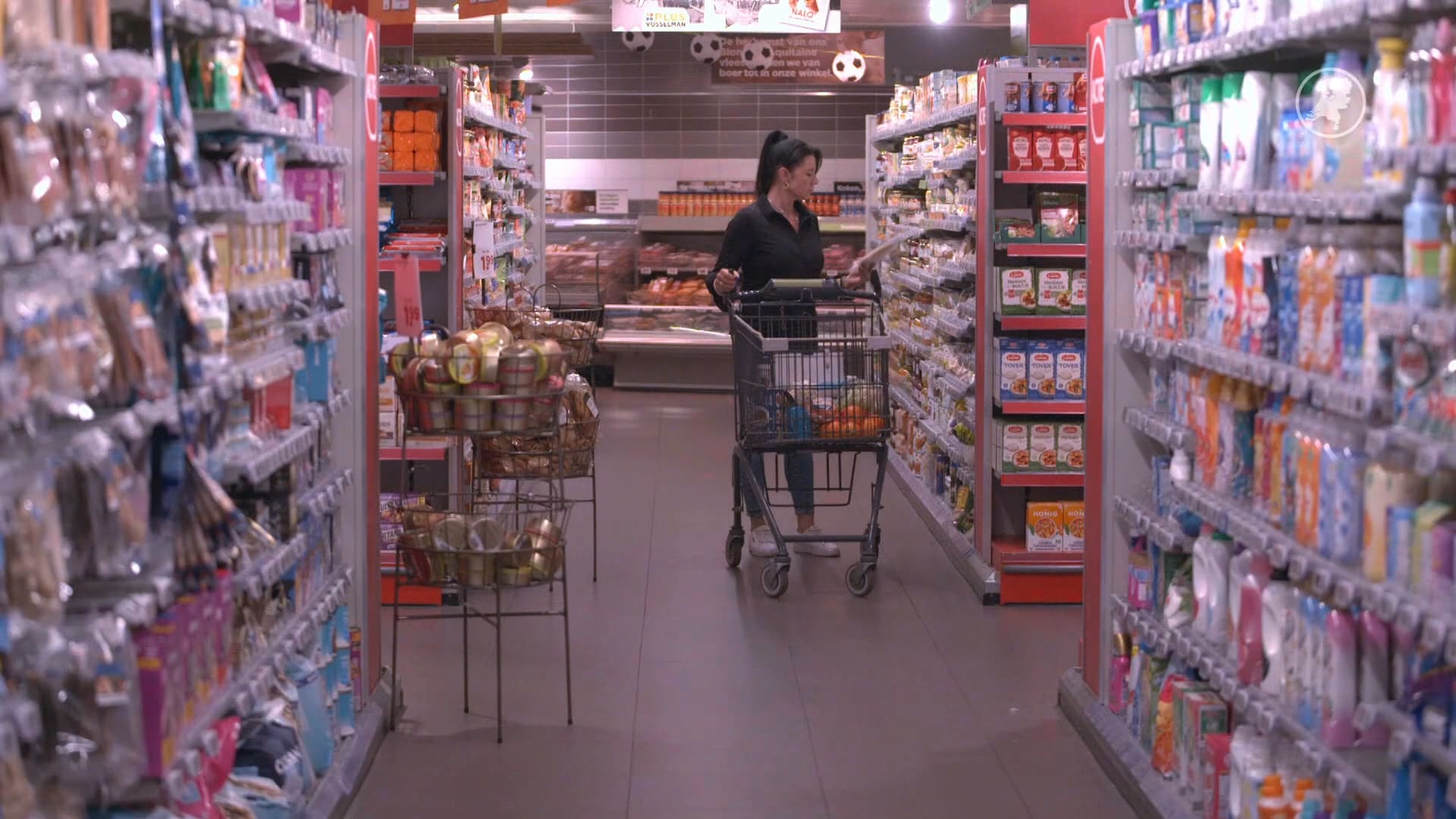 Waarom zijn boodschappen hier zoveel duurder? Politiek eist antwoord maar krijgt het niet
