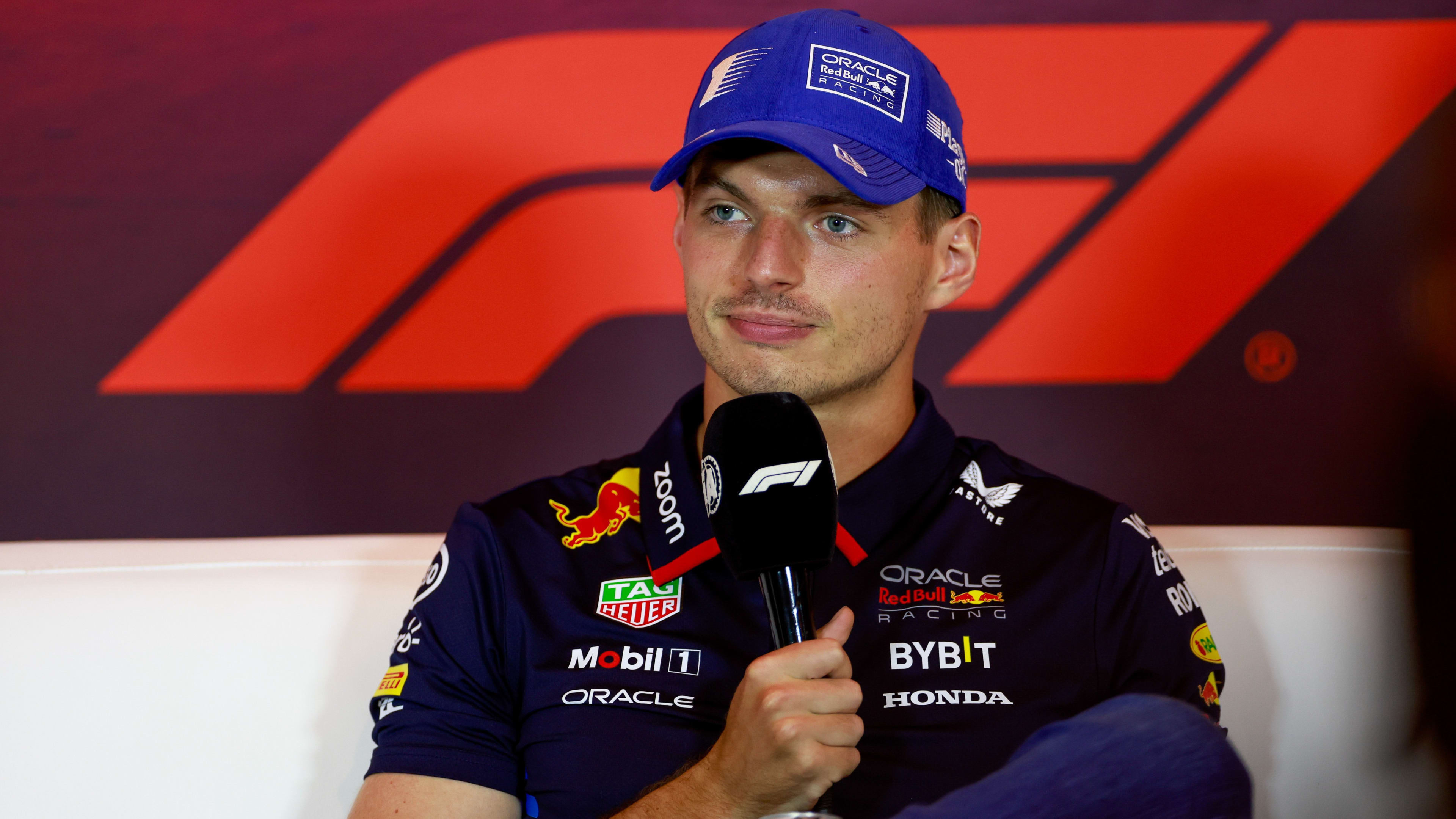 Max Verstappen op het matje geroepen om grof taalgebruik