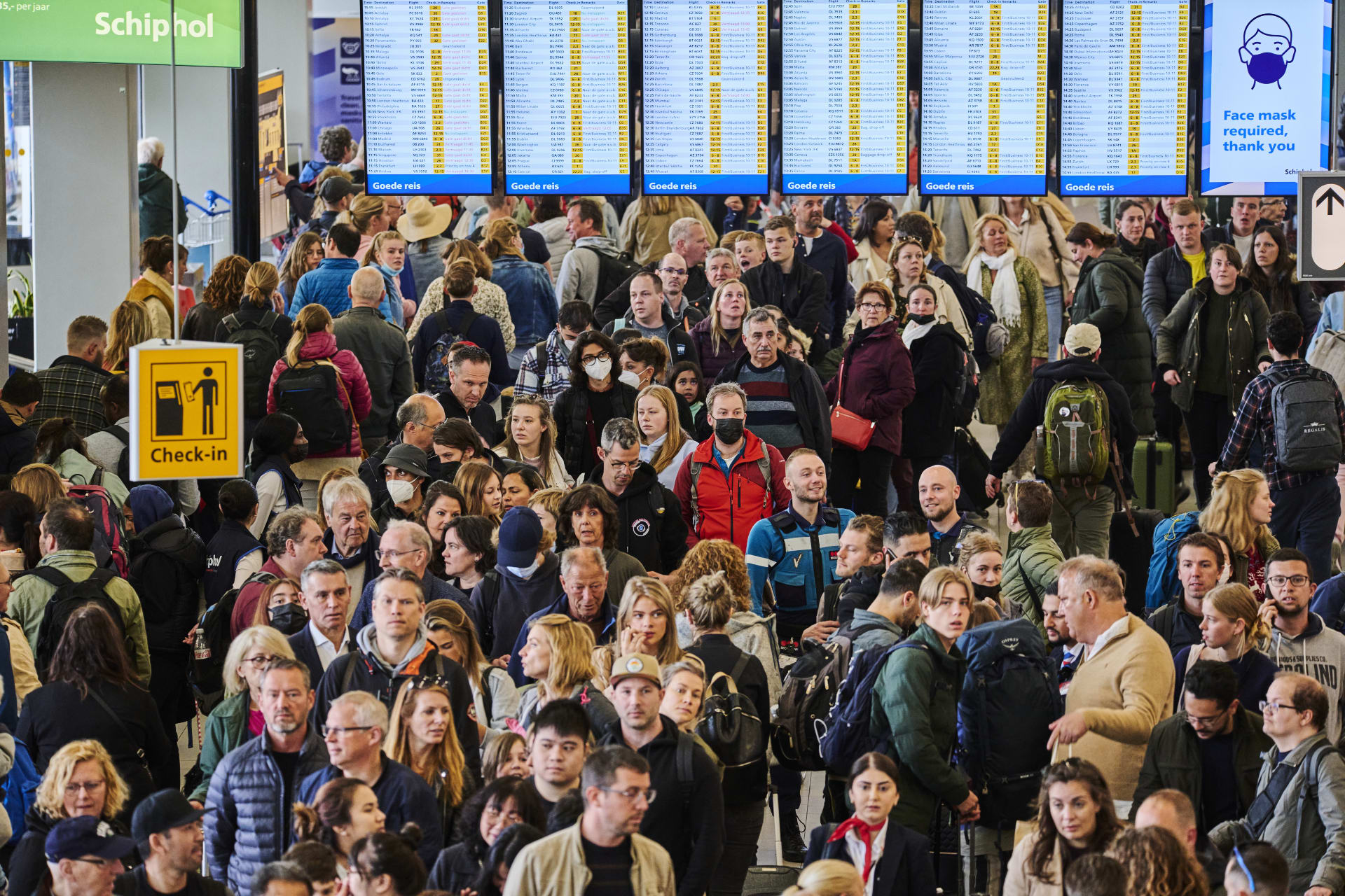 Gaat jouw vakantie wel door? Schiphol schrapt mogelijk weer vluchten dit weekend