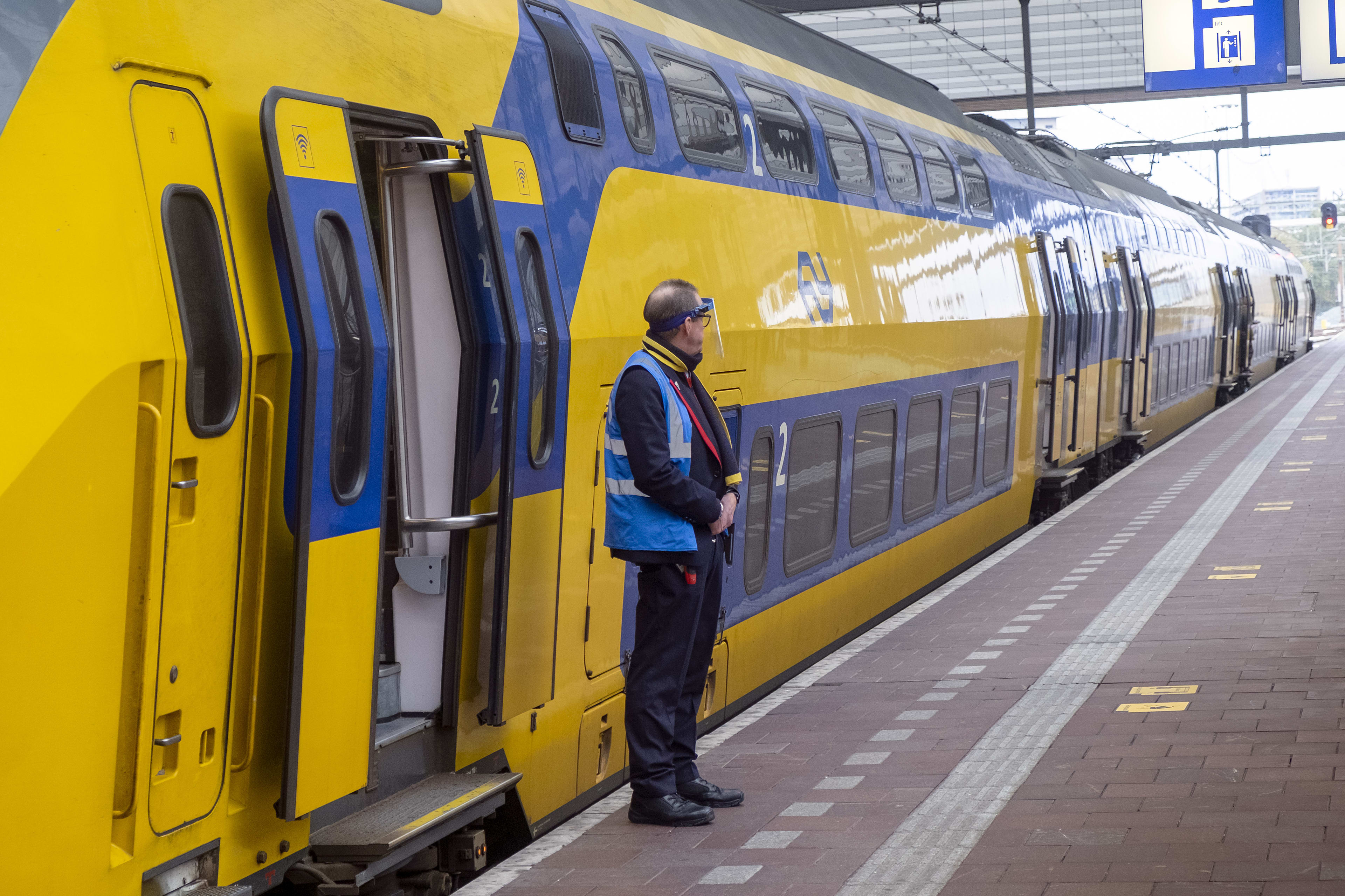 NS-personeel boos om 'vernederend' kerstgeschenk