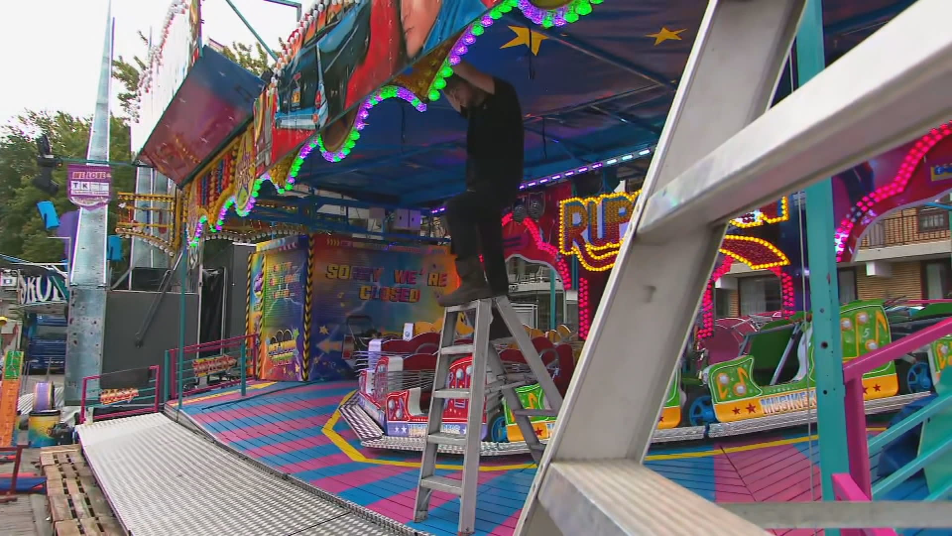 Het zit erop: de Tilburgse Kermis wordt na tien dagen ceremonieel begraven