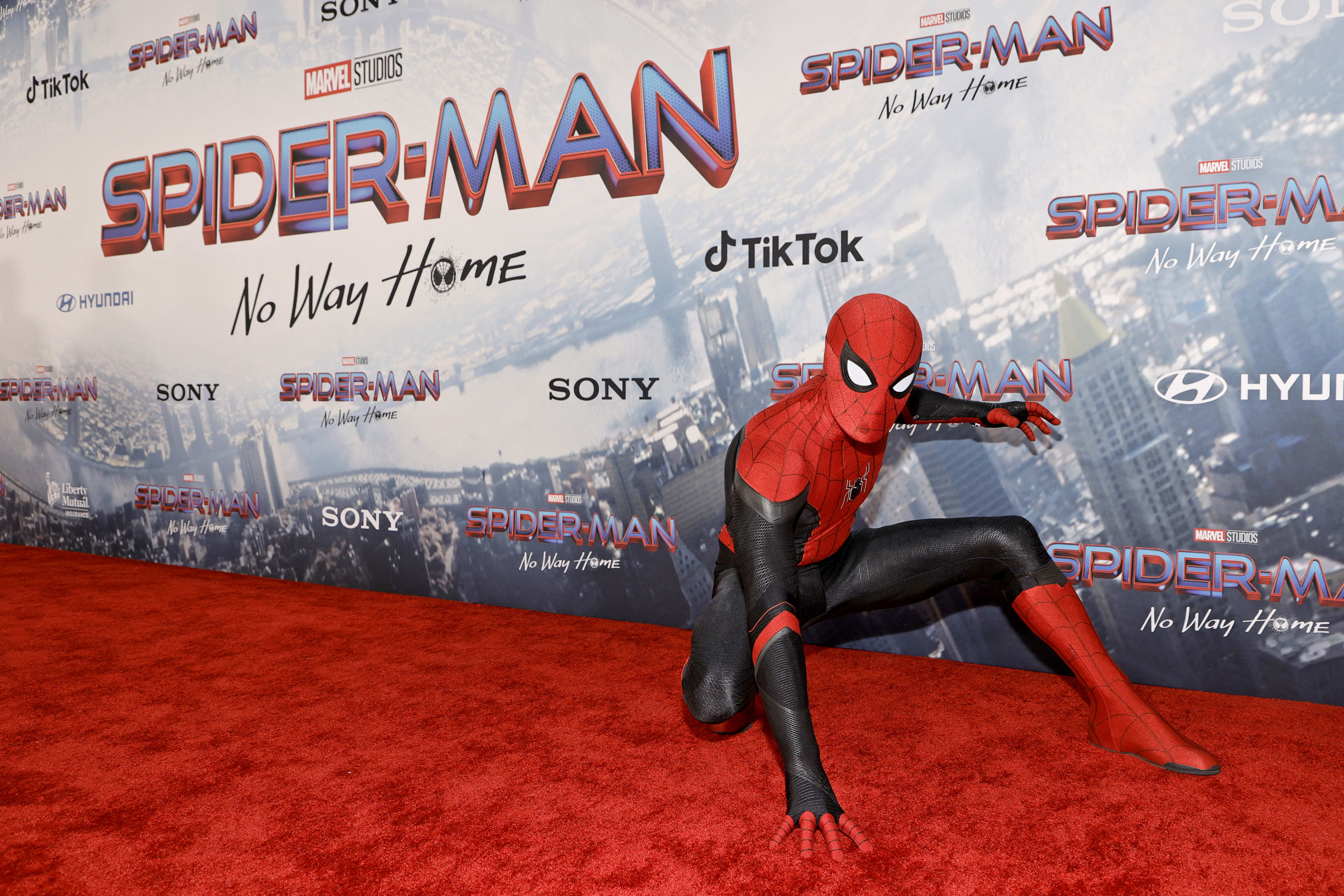 Spider-Man is eerste 'coronafilm' die 1 miljard opbrengt, superfan Joris snapt wel waarom