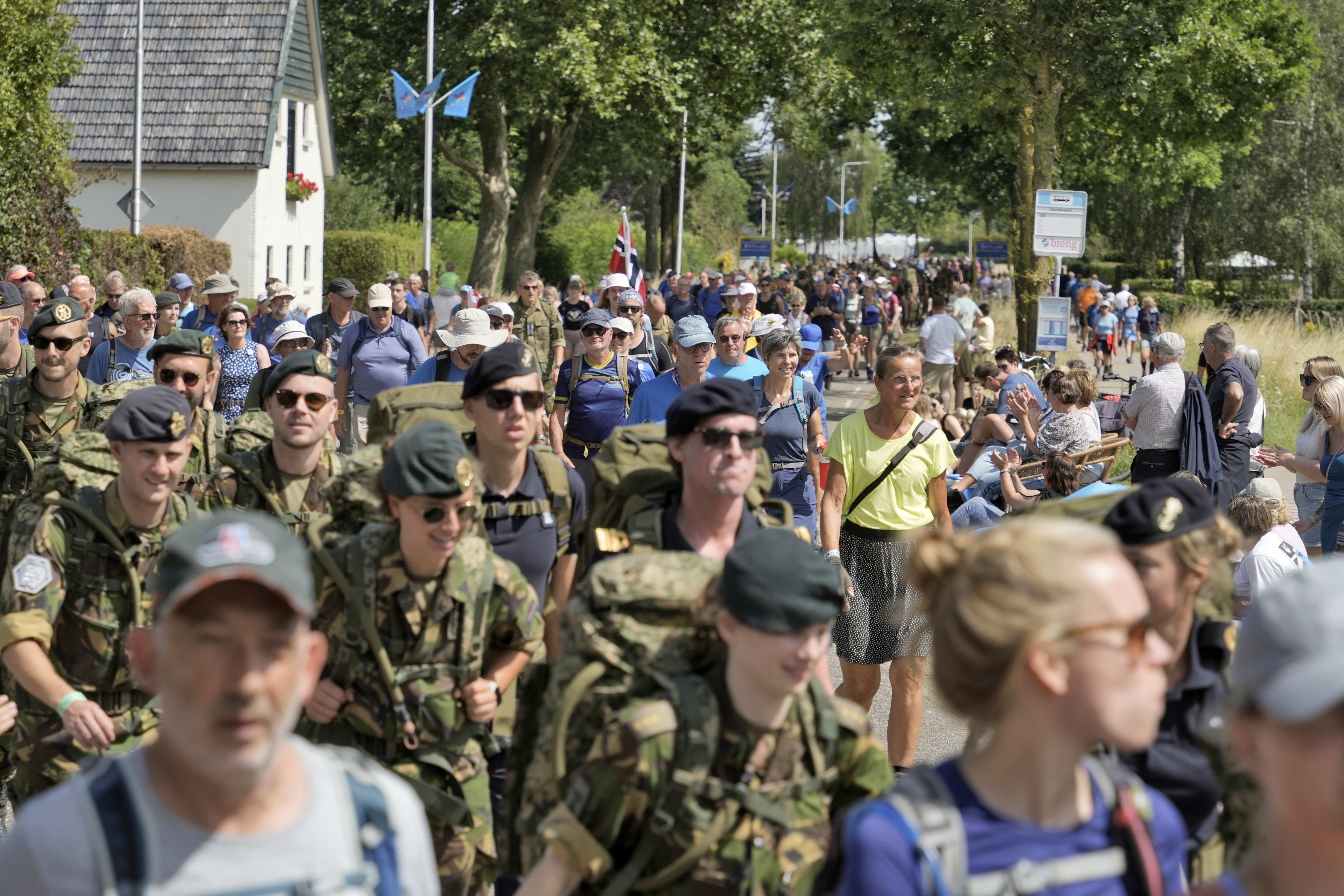 Nog ruim 40.000 wandelaars lopen mee met 4Daagse, 4 militairen gediskwalificeerd 