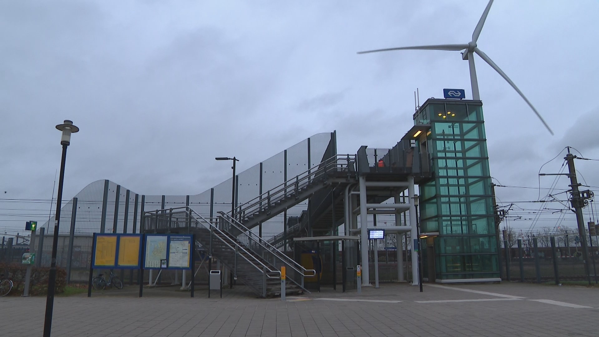 Hier staat volgens treinreizigers het lelijkste station van Nederland